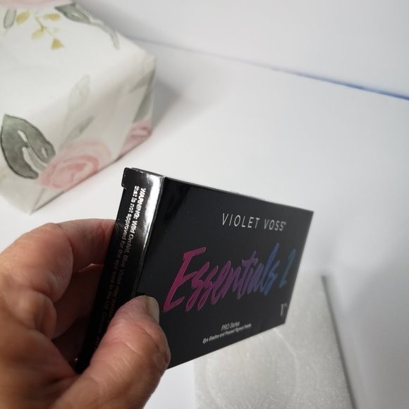 Violet Voss Eyeshadow Powder Shimmer Brown Purple Blue NEW Blendable - Picture 11 of 11